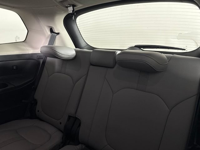 Used 2025 Honda Pilot EX-L image 28