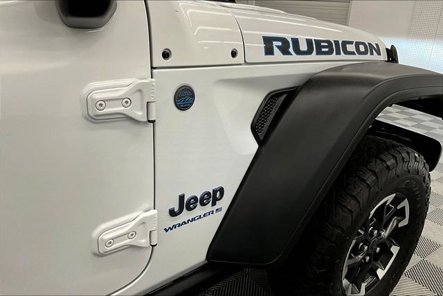 Used 2025 Jeep Wrangler Unlimited Rubicon 4xe w/ Convenience Group AWD/4WD image 37