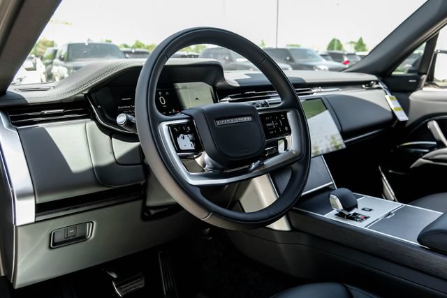 New 2026 Land Rover Range Rover SE AWD/4WD image 3