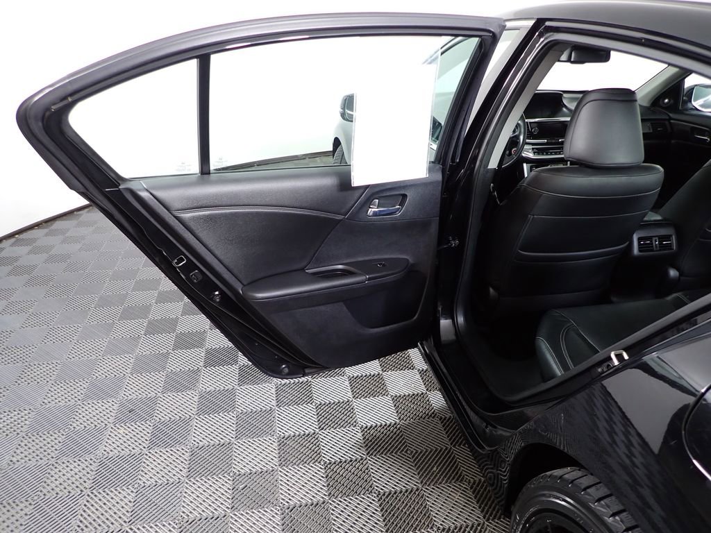 Used 2015 Honda Accord EX-L image 37