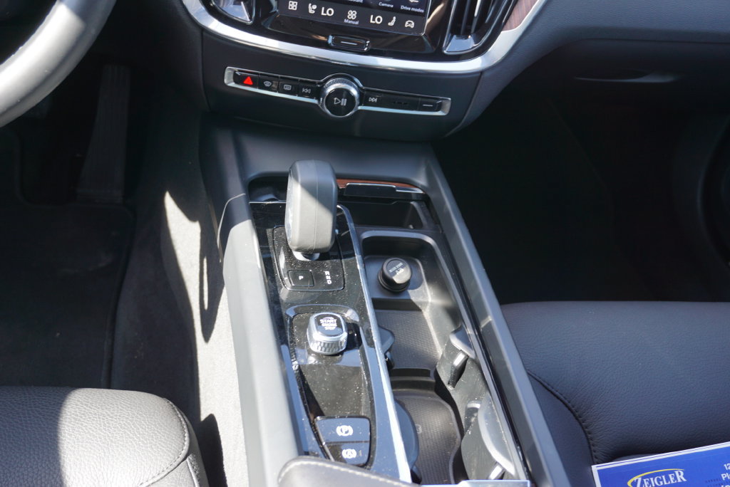 Used 2024 Volvo V60 B5 Cross Country Plus AWD/4WD image 16