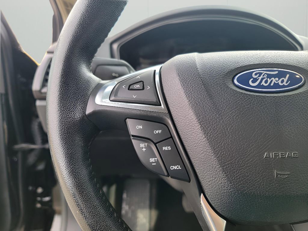 Used 2018 Ford Fusion SE w/ Equipment Group 601A image 16
