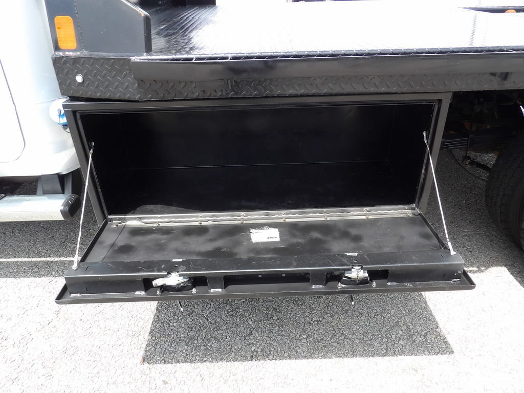 Used 2024 RAM 5500 Tradesman w/ Chrome Appearance Group AWD/4WD image 49