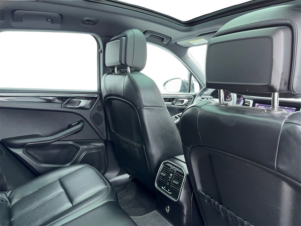 Used 2024 Porsche Macan image 47