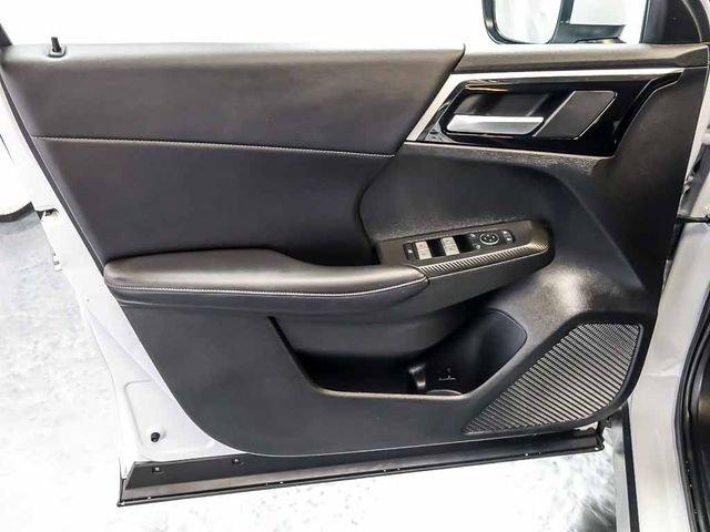 Used 2024 Mitsubishi Outlander SE AWD/4WD image 28