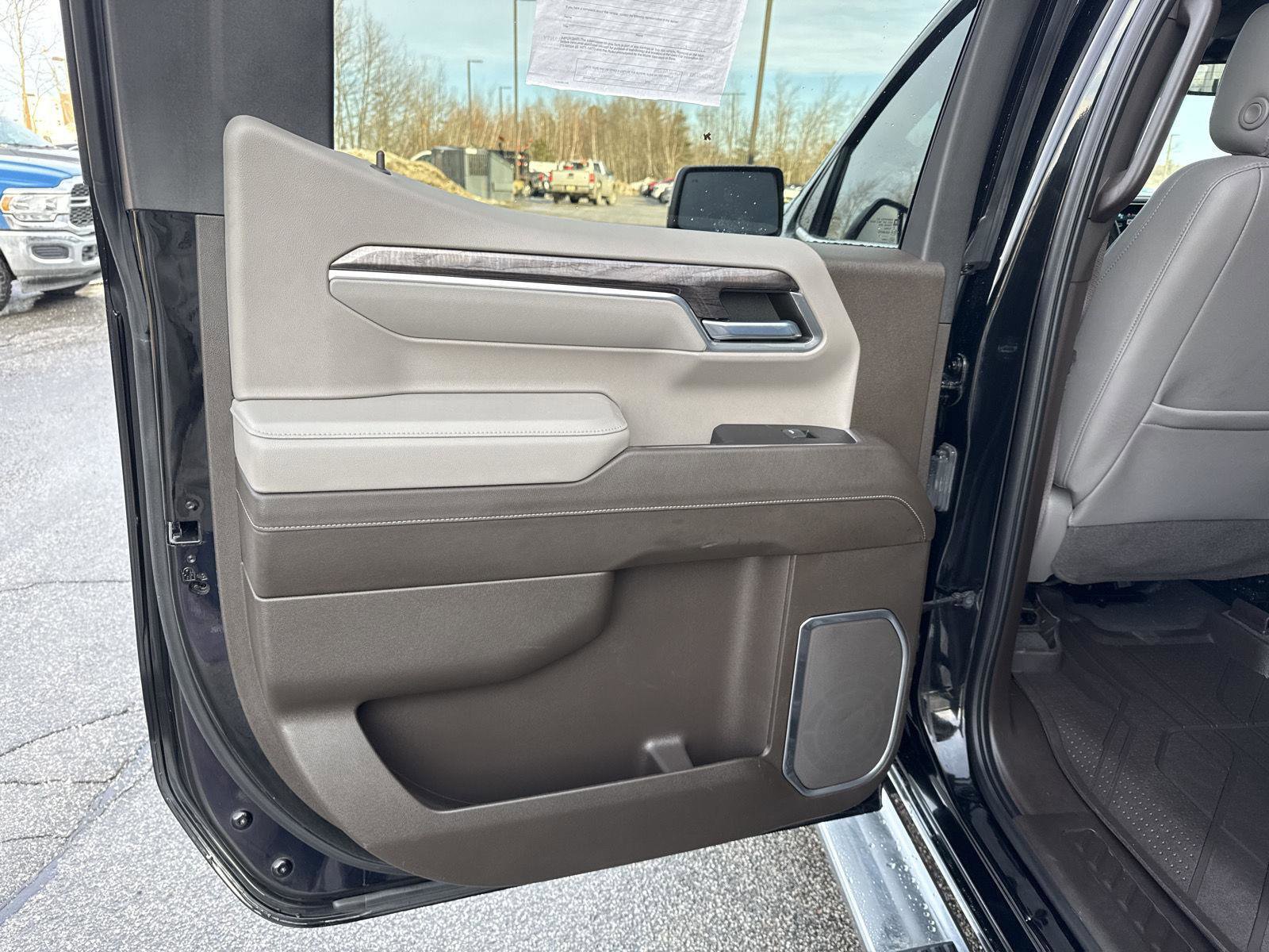 Used 2023 Chevrolet Silverado 1500 LTZ w/ Z71 Off-Road Package image 11