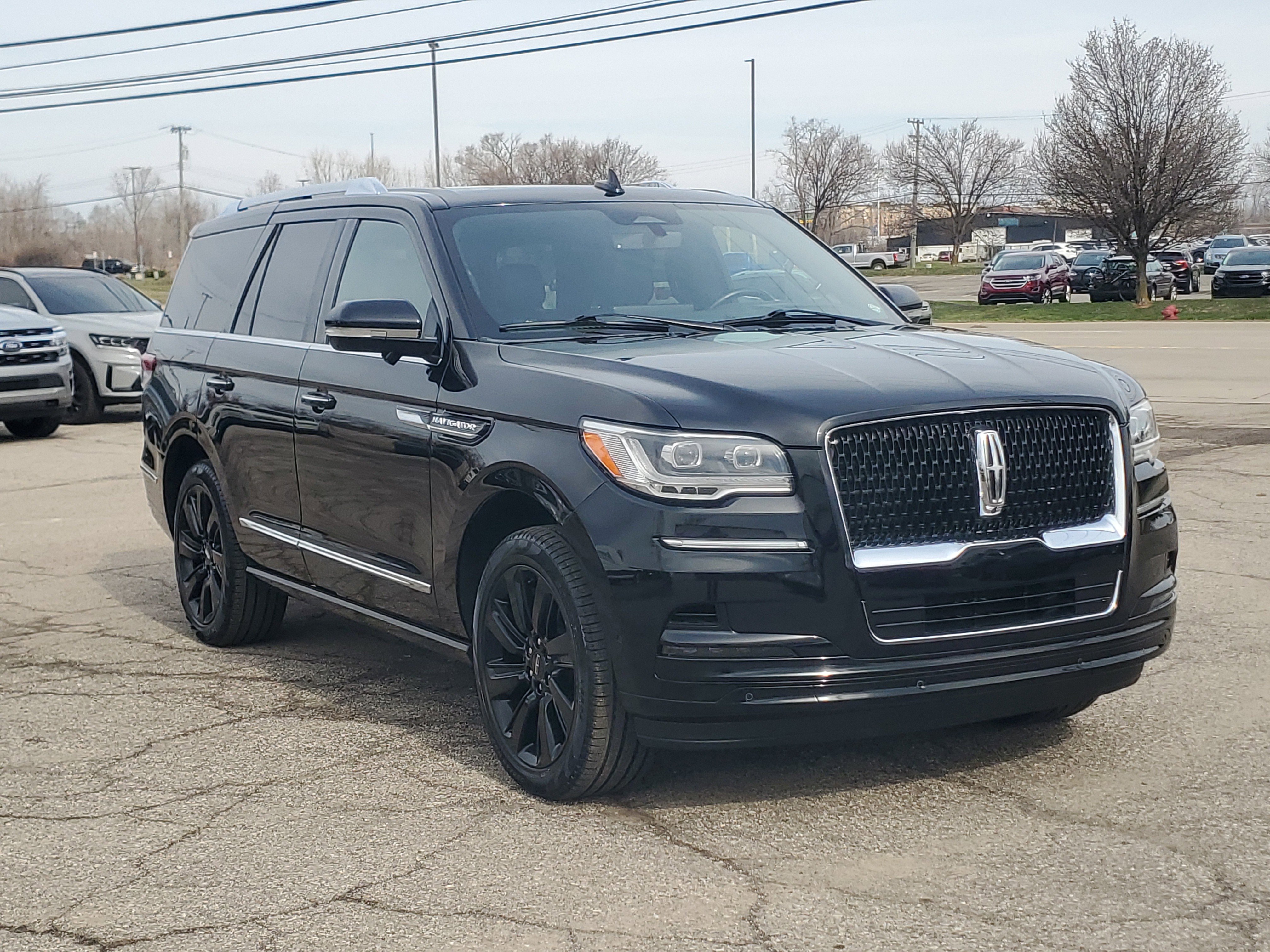 Certified 2022 Lincoln Navigator Reserve AWD/4WD image 1