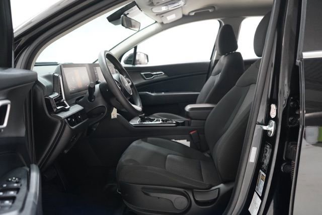 Used 2024 Kia Sportage LX image 16