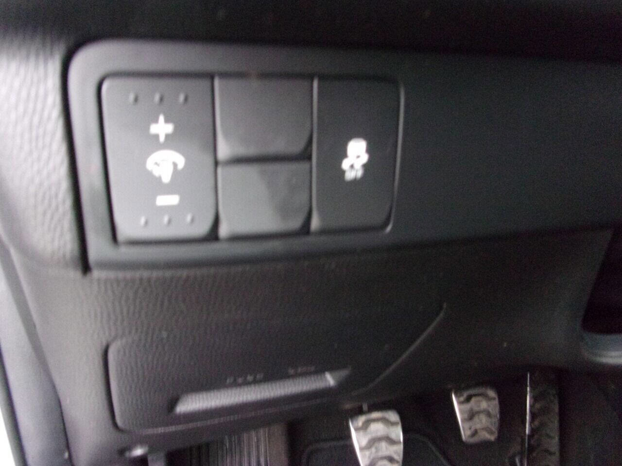 Used 2015 Kia Soul Base 4dr Crossover 6M image 24