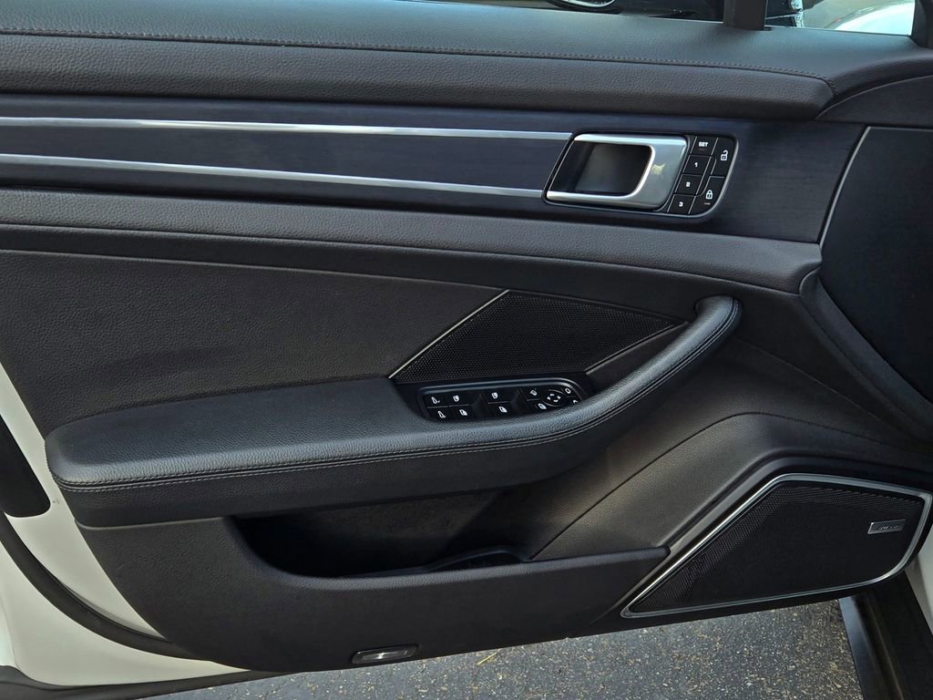 Used 2023 Porsche Panamera Platinum Edition image 14
