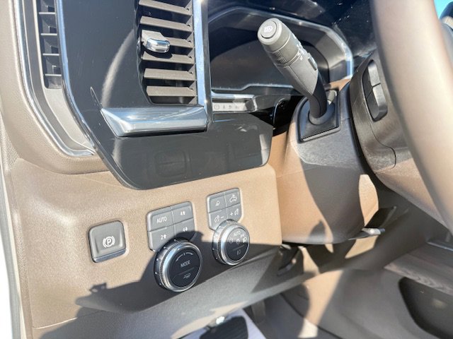 Used 2025 GMC Sierra 2500 SLT w/ SLT Premium Package image 13