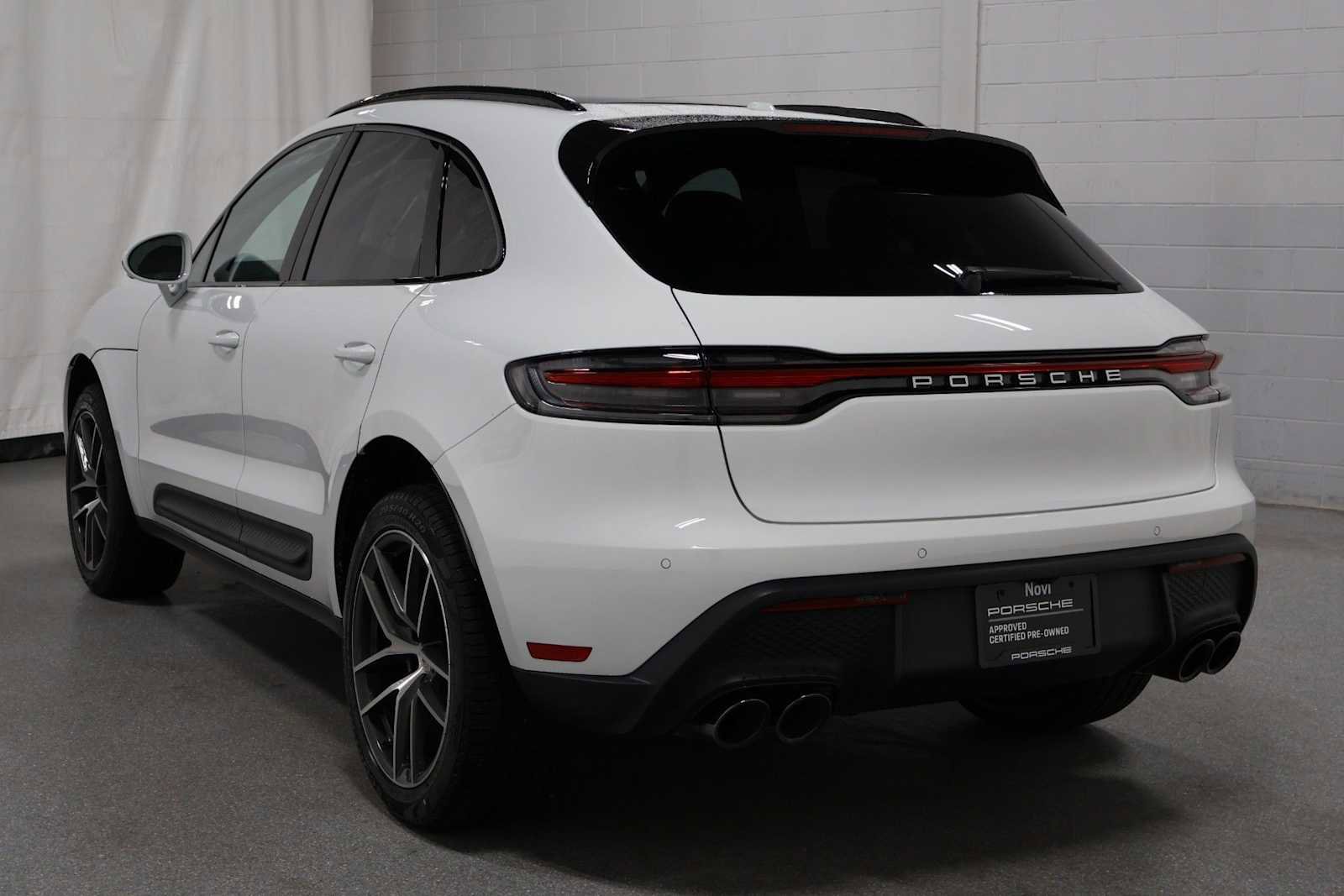Used 2026 Porsche Macan AWD/4WD image 3