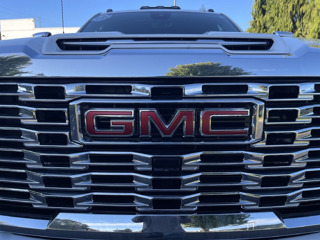 Used 2025 GMC Sierra 3500 Denali w/ Denali Reserve Package AWD/4WD image 32