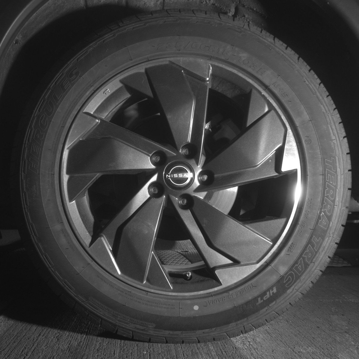 Used 2025 Nissan Rogue SV AWD/4WD image 14