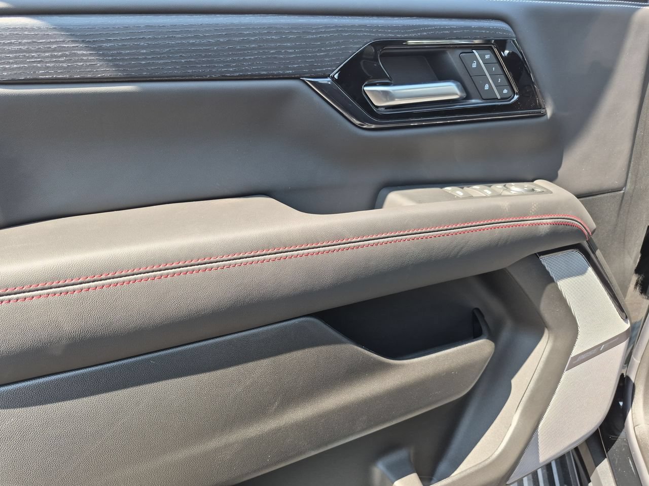 New 2026 GMC Yukon AT4 Ultimate AWD/4WD image 23
