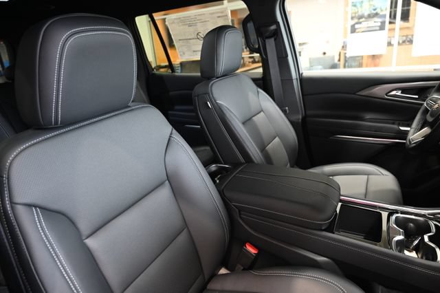 New 2027 Chevrolet Traverse LT w/ Driver Confidence Package FWD image 8