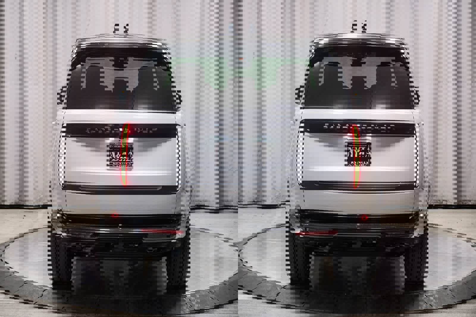 Used 2024 Land Rover Range Rover SE image 3