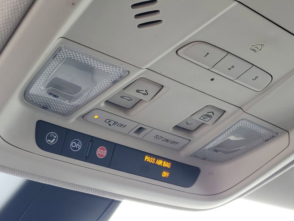 Used 2017 Cadillac XT5 Luxury w/ Driver Awareness Package image 22