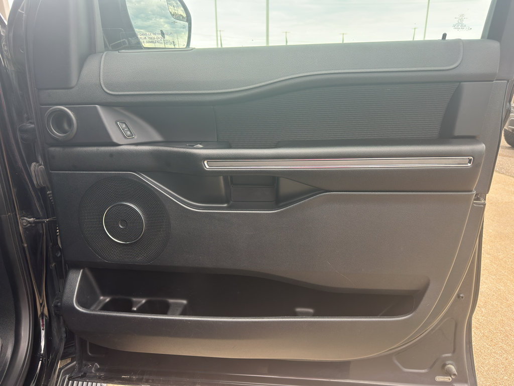 Used 2018 Ford Expedition XLT AWD/4WD image 24