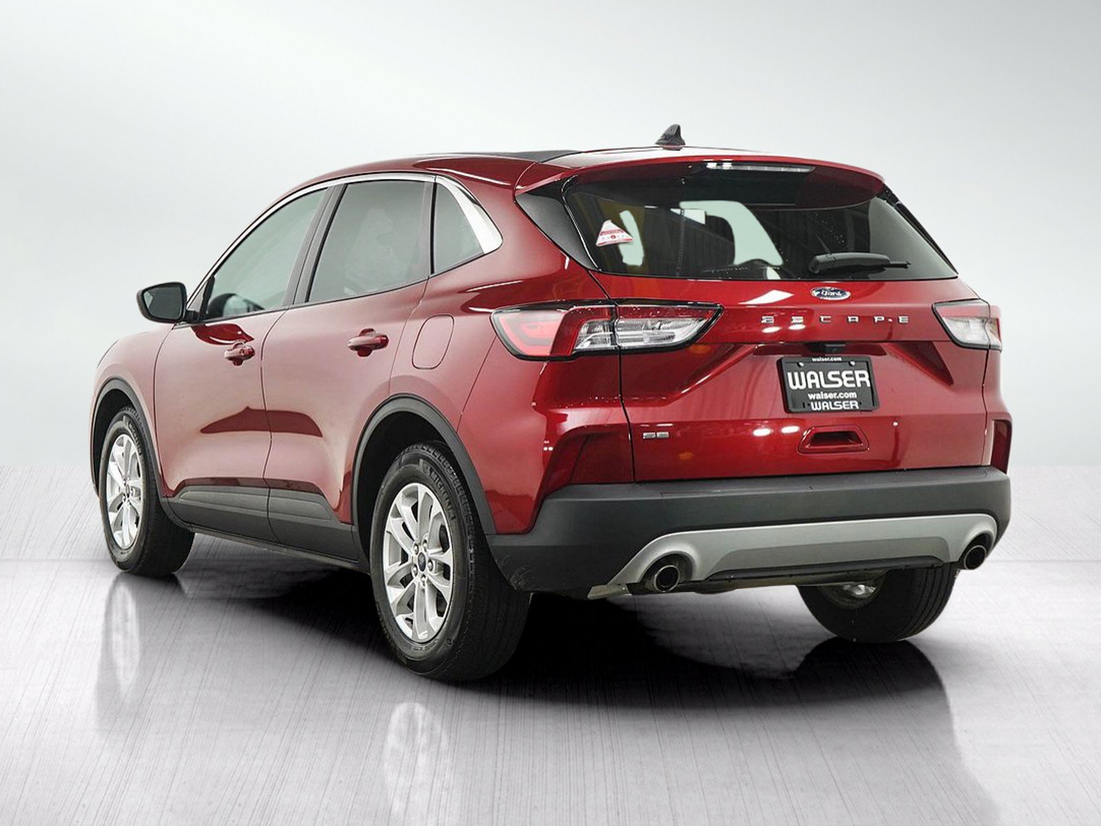 Used 2022 Ford Escape SE w/ Cold Weather Package FWD image 4