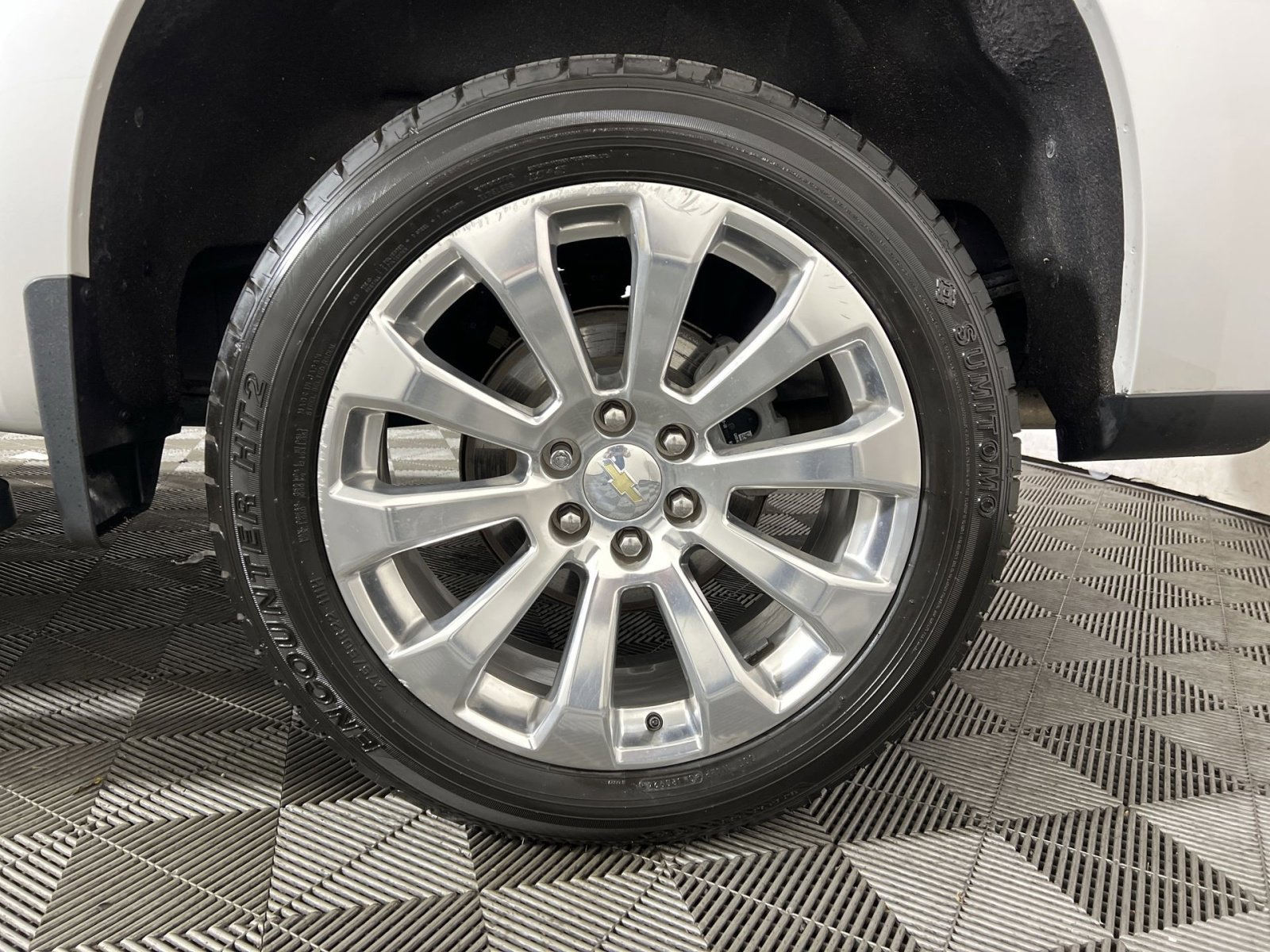 Used 2021 Chevrolet Silverado 1500 High Country w/ Technology Package image 12