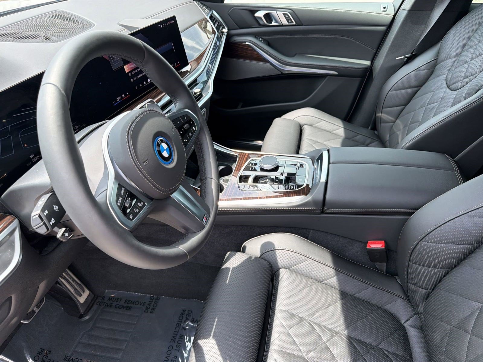 Used 2026 BMW X5 xDrive50e w/ M Sport Package AWD/4WD image 4