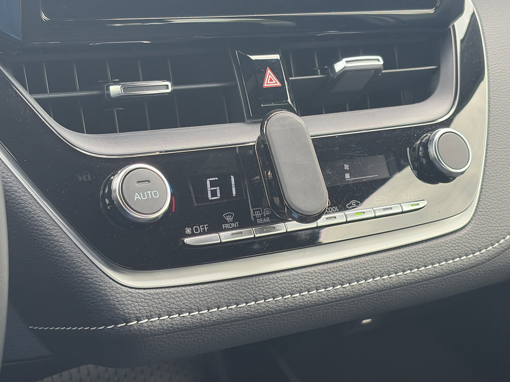 Used 2025 Toyota Corolla SE image 26