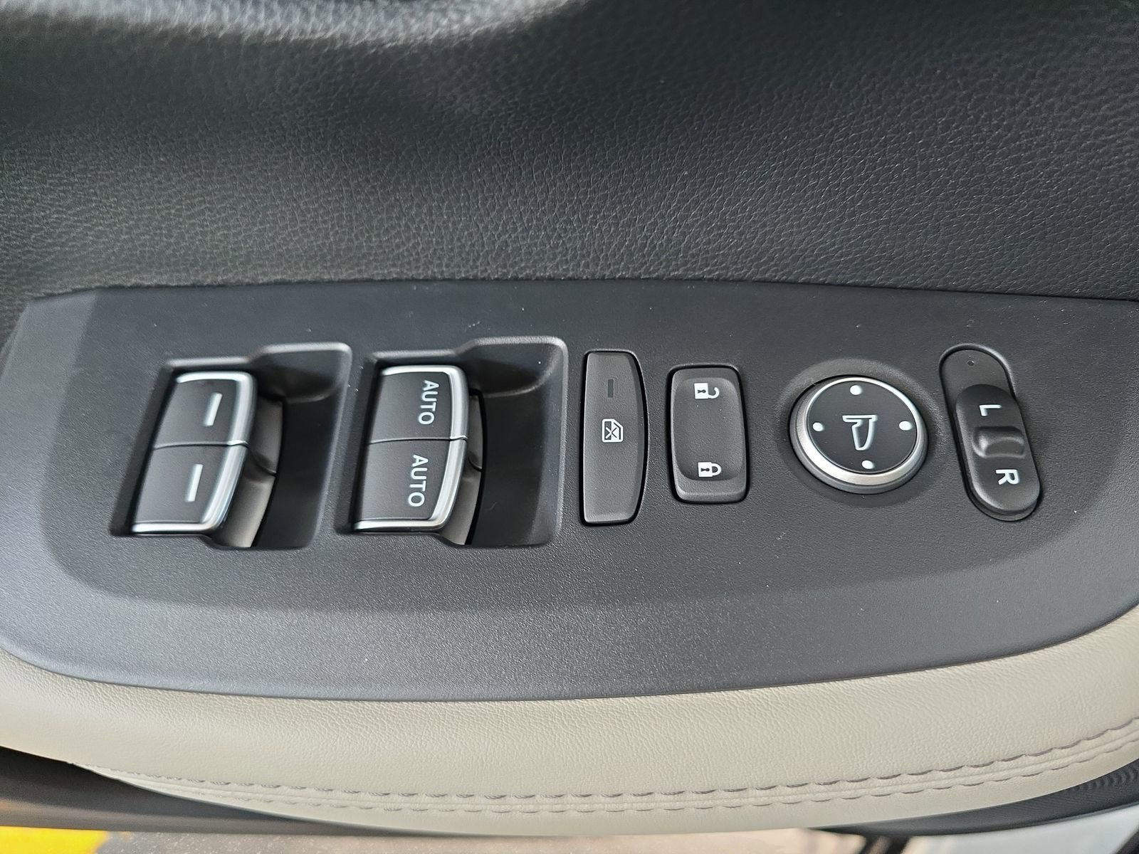 New 2027 Honda HR-V EX-L image 25