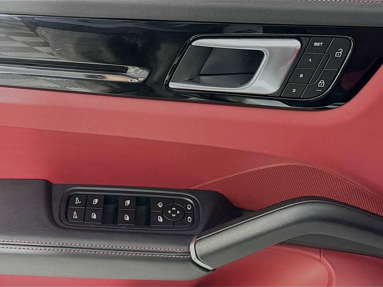 Certified 2023 Porsche Cayenne S Platinum w/ Premium Package Plus image 11