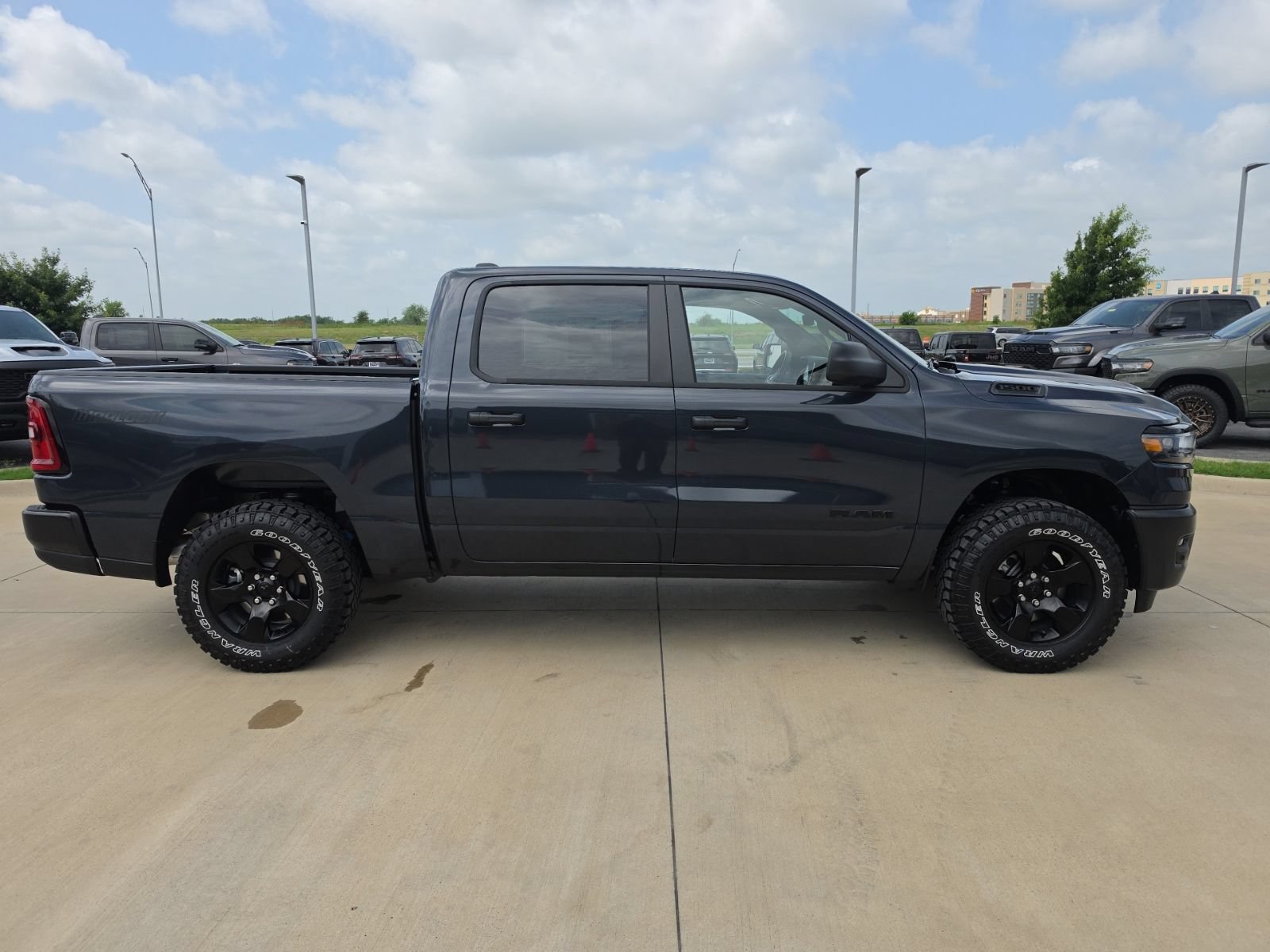 New 2026 RAM 1500 Warlock AWD/4WD image 7