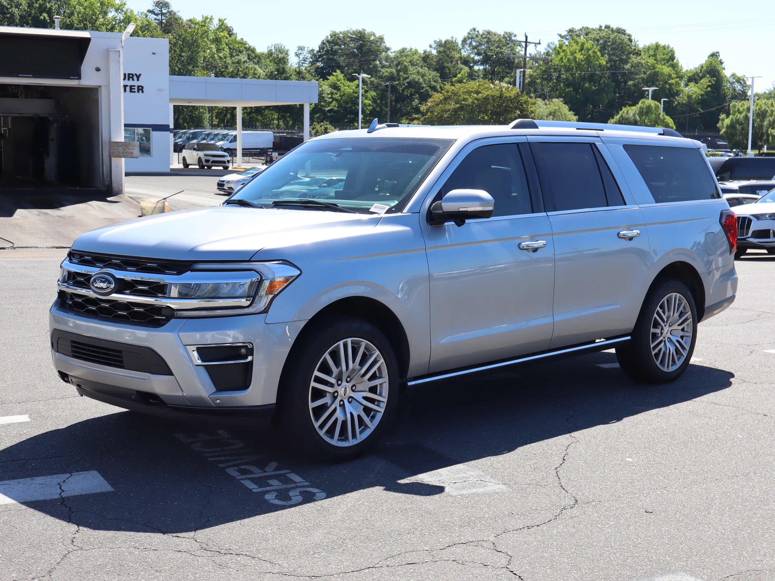 Used 2024 Ford Expedition Max Limited AWD/4WD image 5