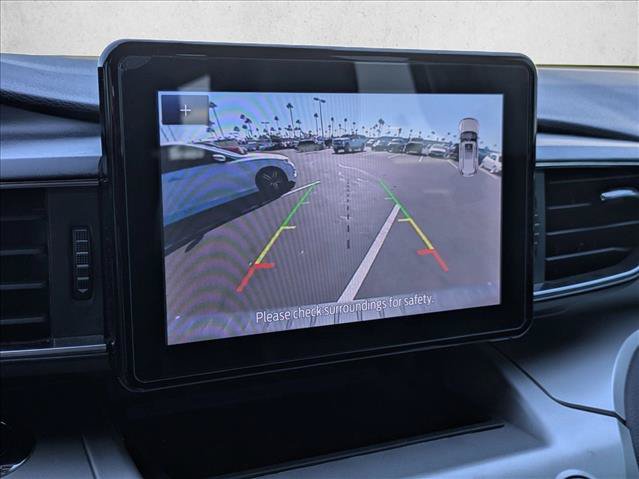 Used 2021 Ford Explorer XLT w/ Equipment Group 202A AWD/4WD image 14
