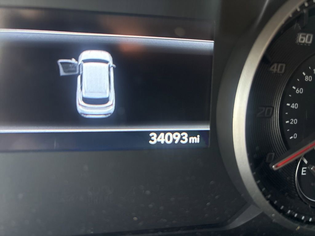 Used 2023 Hyundai Santa Fe SEL w/ Cargo Package image 3