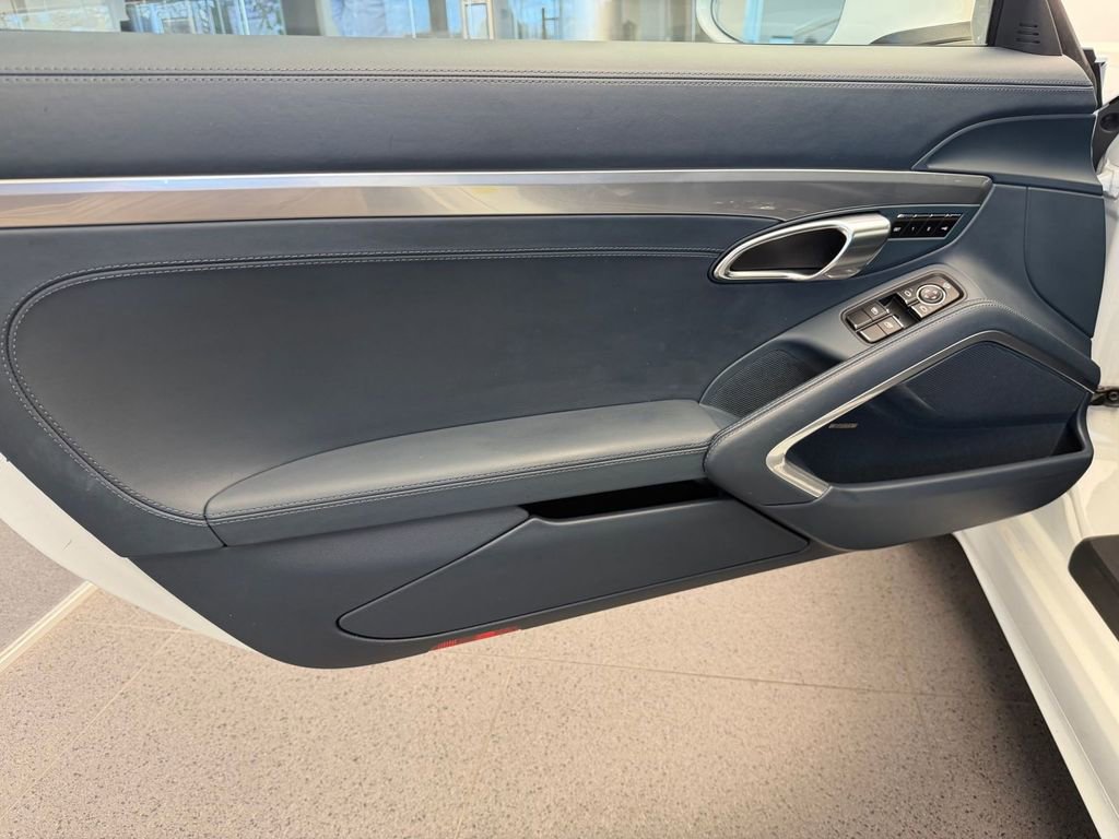 Used 2021 Porsche 718 Cayman GTS RWD image 15
