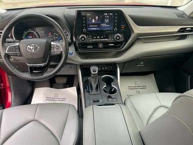 Used 2021 Toyota Highlander XLE w/ Protection Package #3 (TMS) AWD/4WD image 13