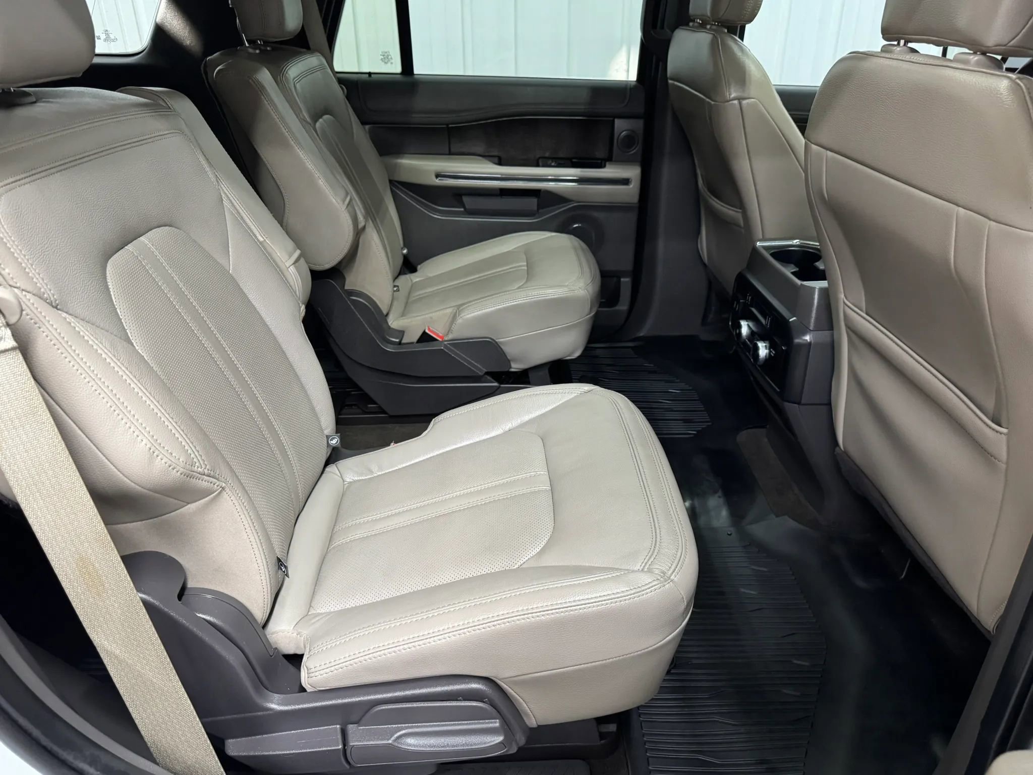 Used 2019 Ford Expedition Limited w/ Equipment Group 302A RWD image 14