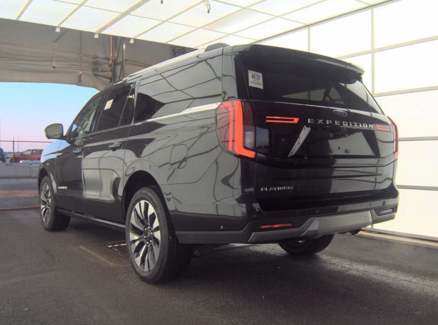 Used 2025 Ford Expedition Max Platinum w/ Driver's Package image 4