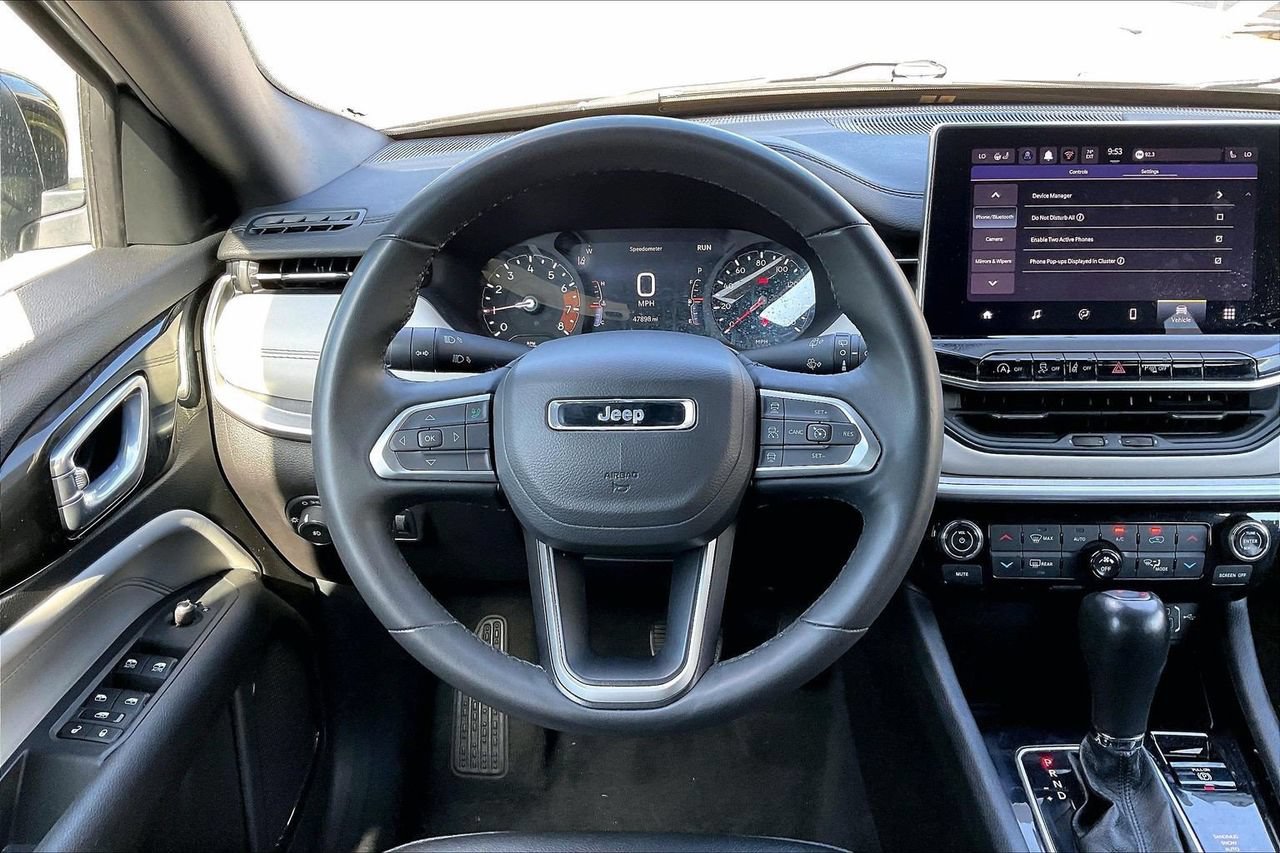 Used 2025 Jeep Compass Limited AWD/4WD image 9