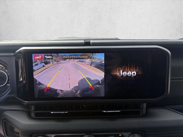 Used 2024 Jeep Wrangler Unlimited Sahara w/ Technology Group AWD/4WD image 15