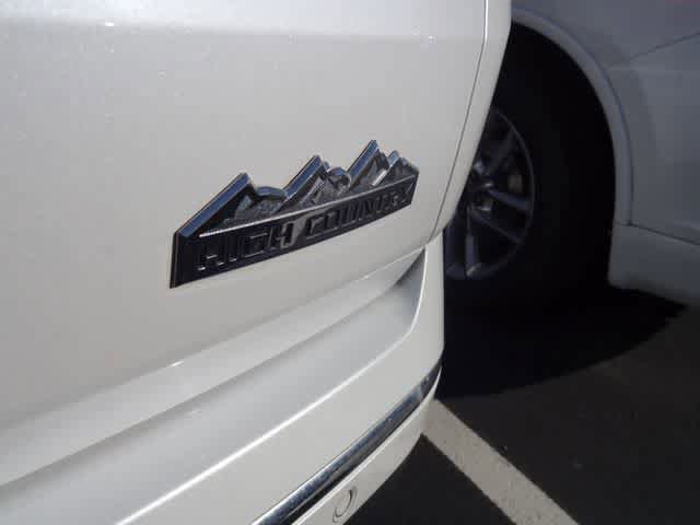 Used 2019 Chevrolet Traverse High Country w/ LPO, Cargo Package AWD/4WD image 7