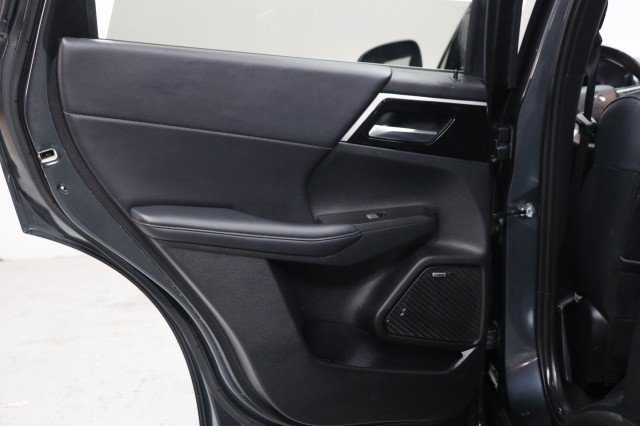 Used 2025 Mitsubishi Outlander SE FWD image 29