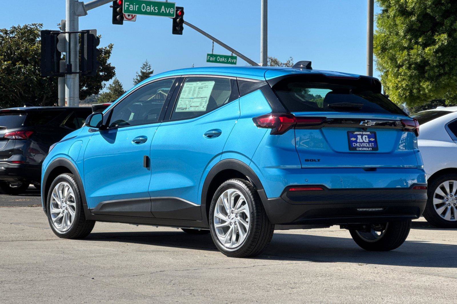 New 2027 Chevrolet Bolt LT w/ Comfort Package FWD image 8