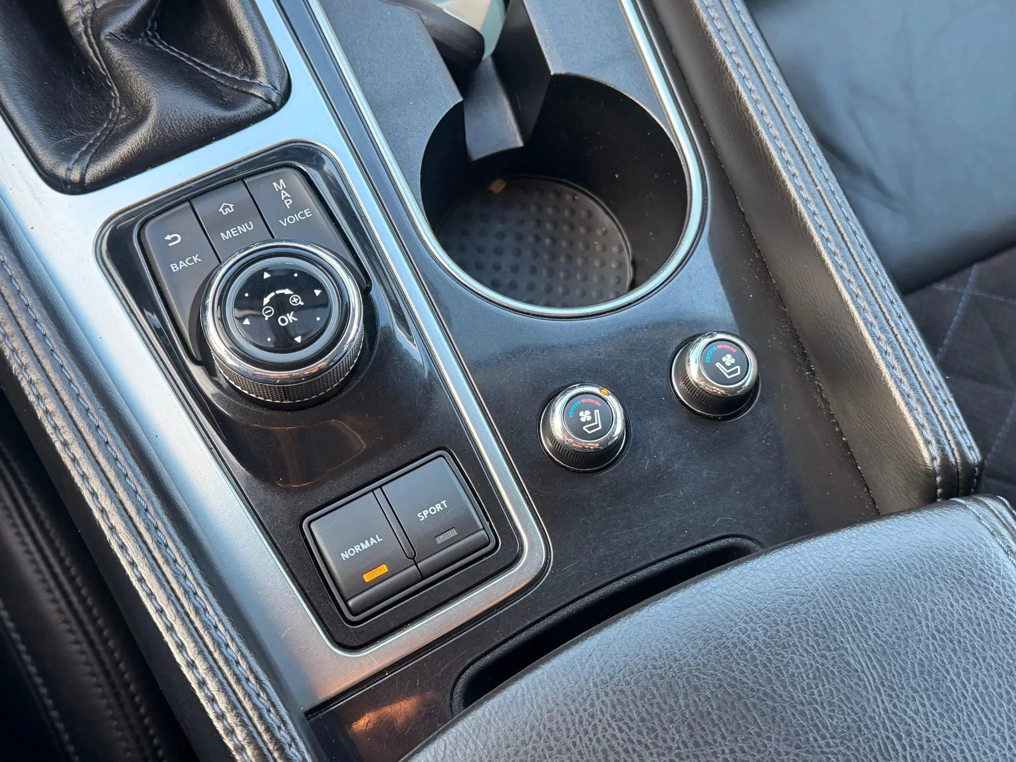 Used 2017 Nissan Maxima SR w/ Midnight Edition image 8