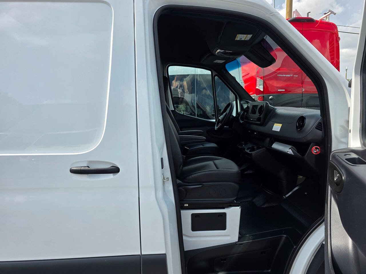 Used 2021 Freightliner Sprinter 2500 image 15