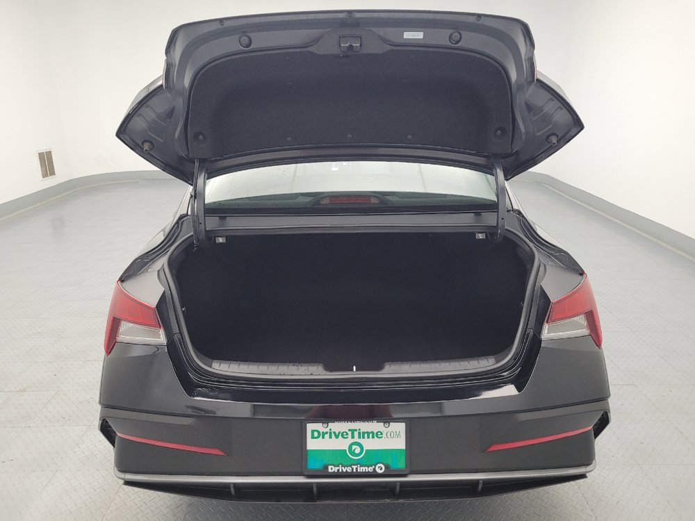 Used 2025 Hyundai Elantra SE FWD image 29