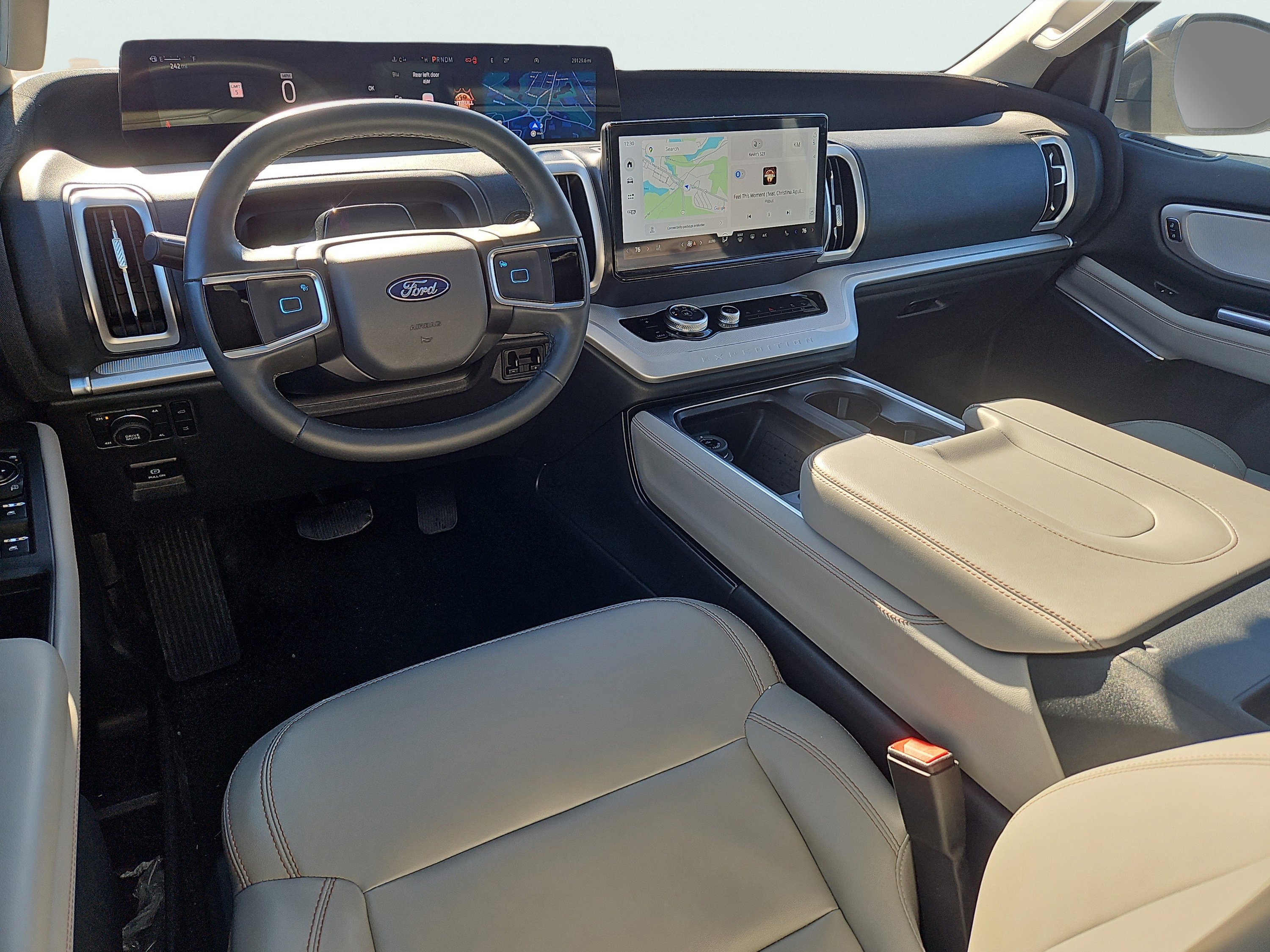 Certified 2025 Ford Expedition Active image 3