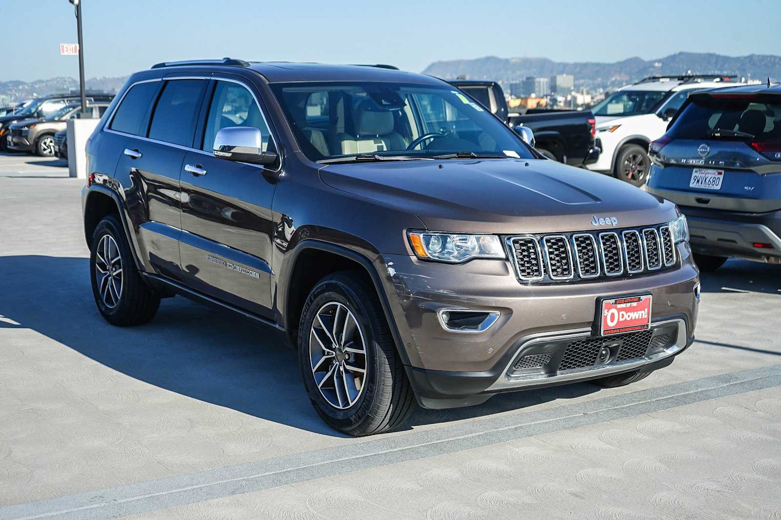 Used 2021 Jeep Grand Cherokee Limited AWD/4WD image 3