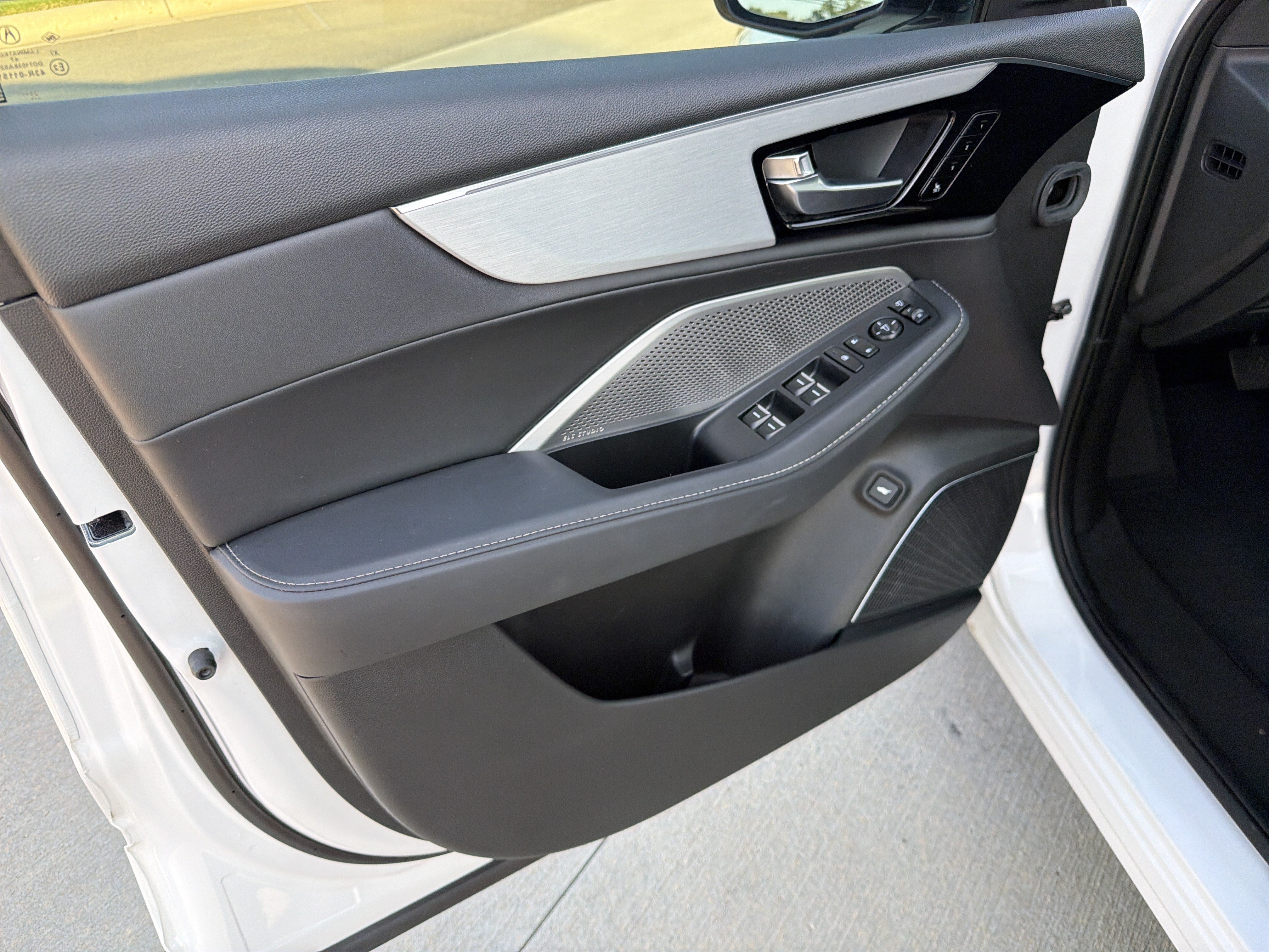 Certified 2024 Acura MDX w/ Technology Package FWD image 14