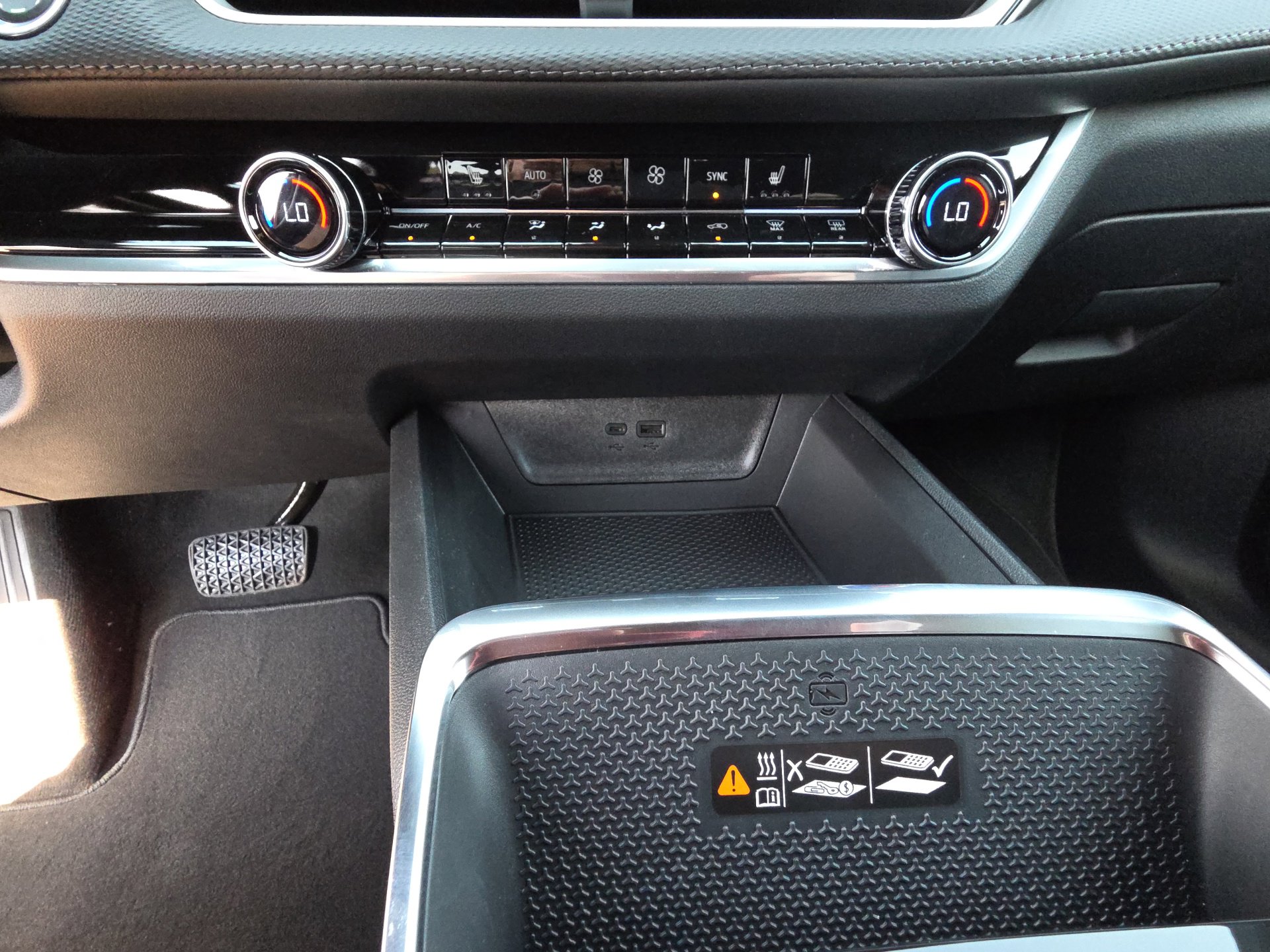 New 2026 Chevrolet Equinox LT w/ Convenience Package II image 23