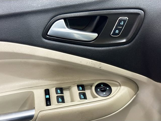 Used 2015 Ford Escape SE image 18
